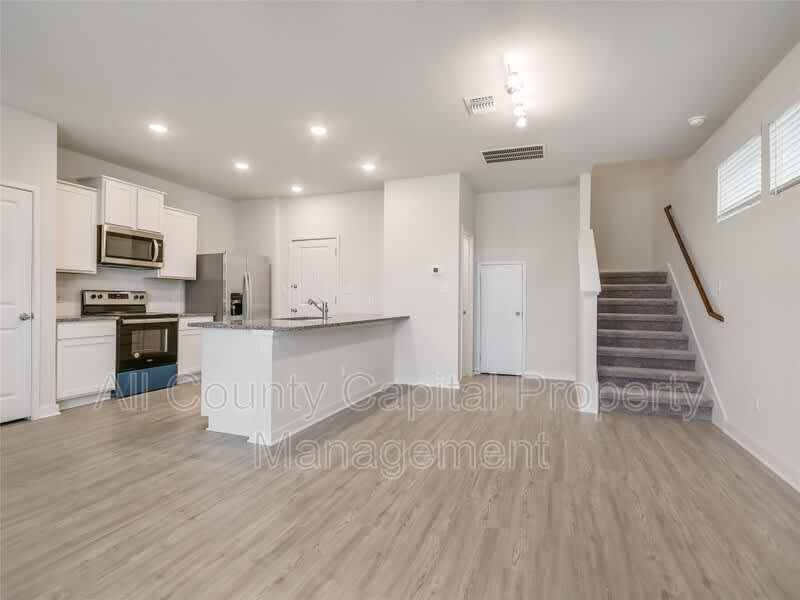 605 W South St N #82 – photo 4