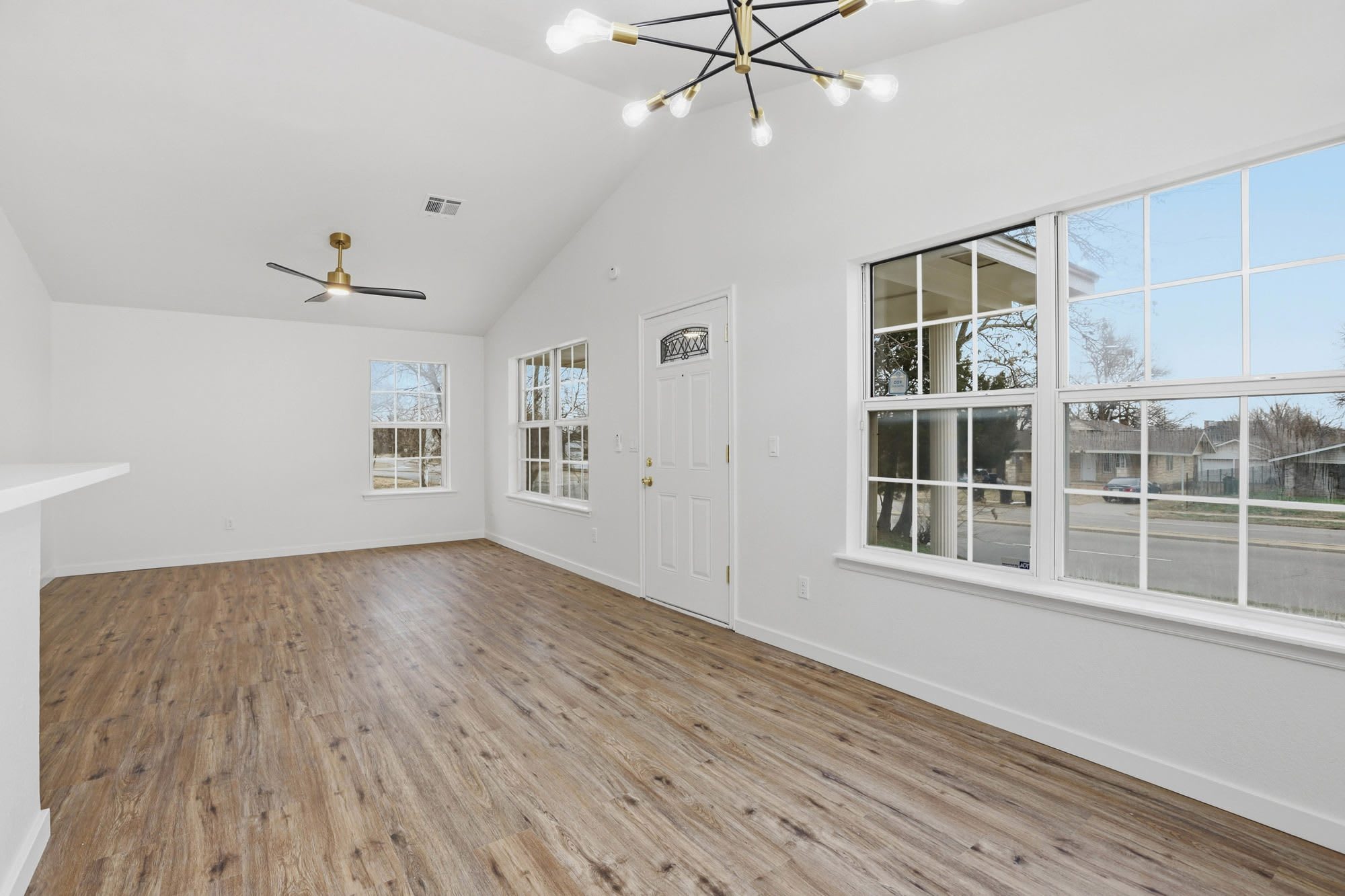 1525 Northeast 8Th Street – photo 4