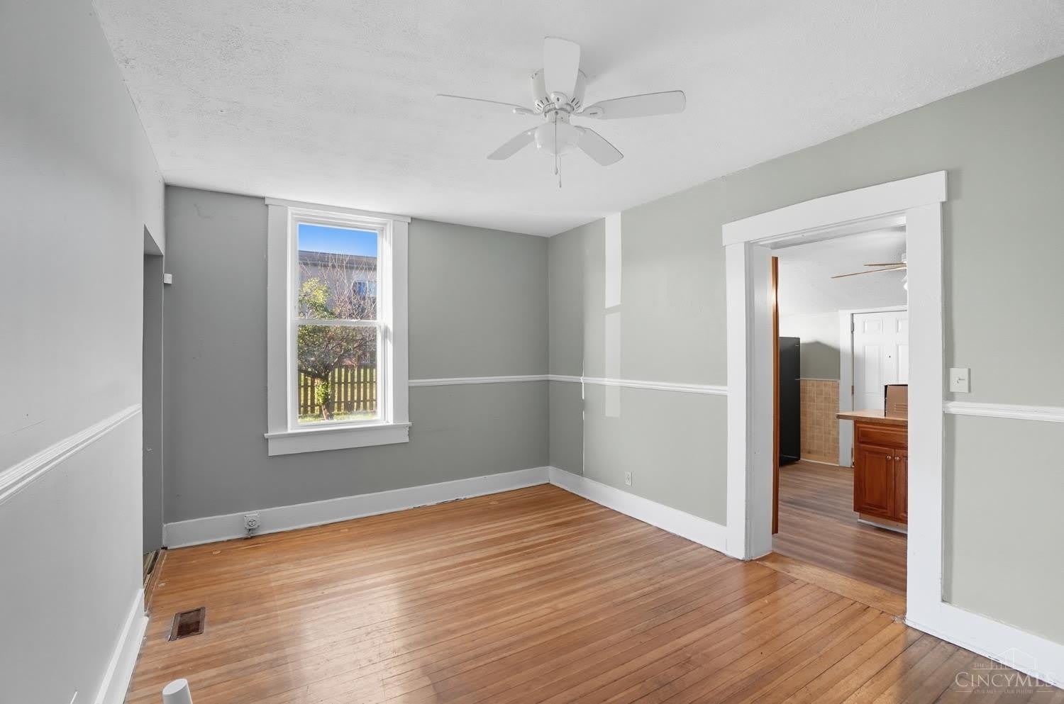 149 Boltin Street – photo 5