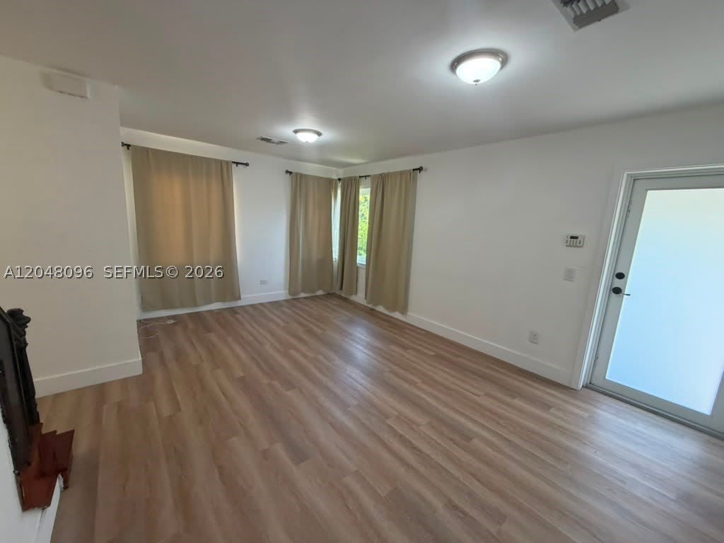 655 85th St – photo 4