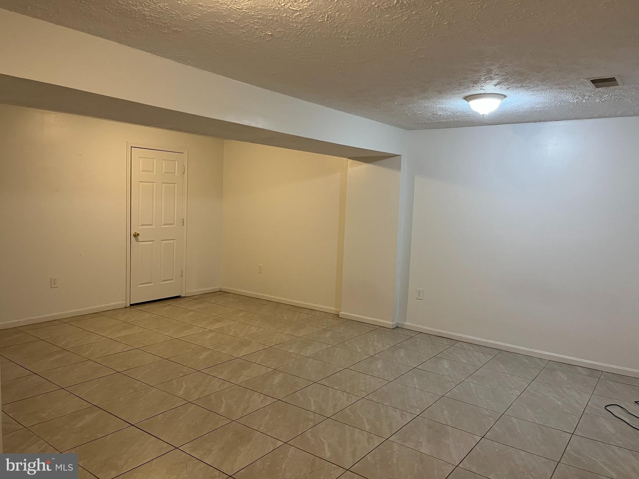 14684 CLOVERDALE Road – photo 4