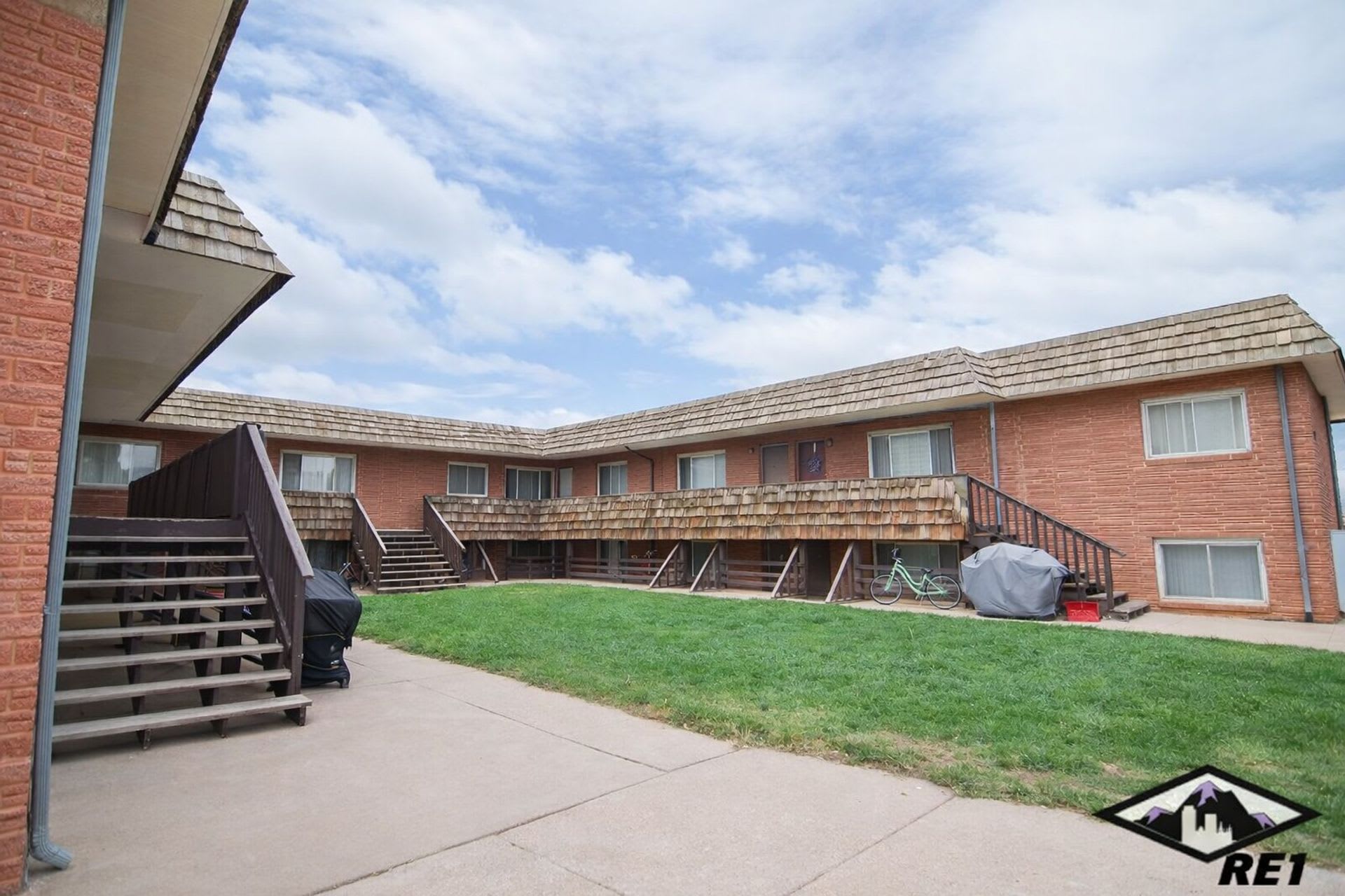 502 Reynolds – photo 1