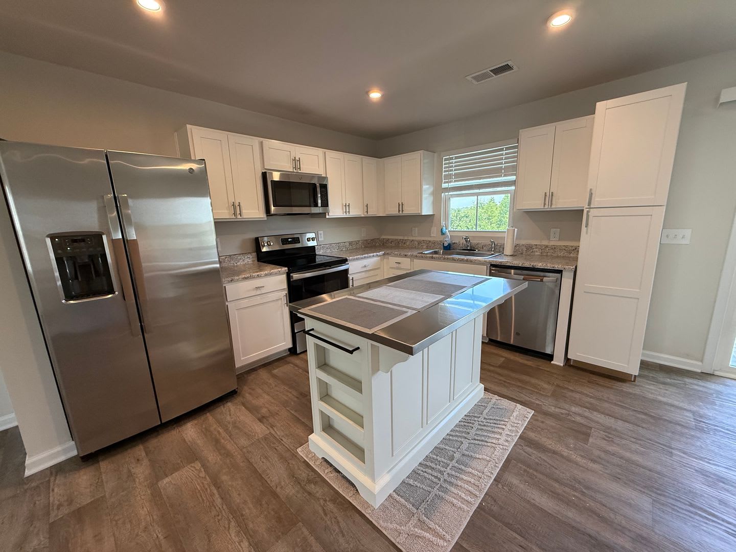 3/2.5 Townhome Available Now in Simpsonville! – photo 3