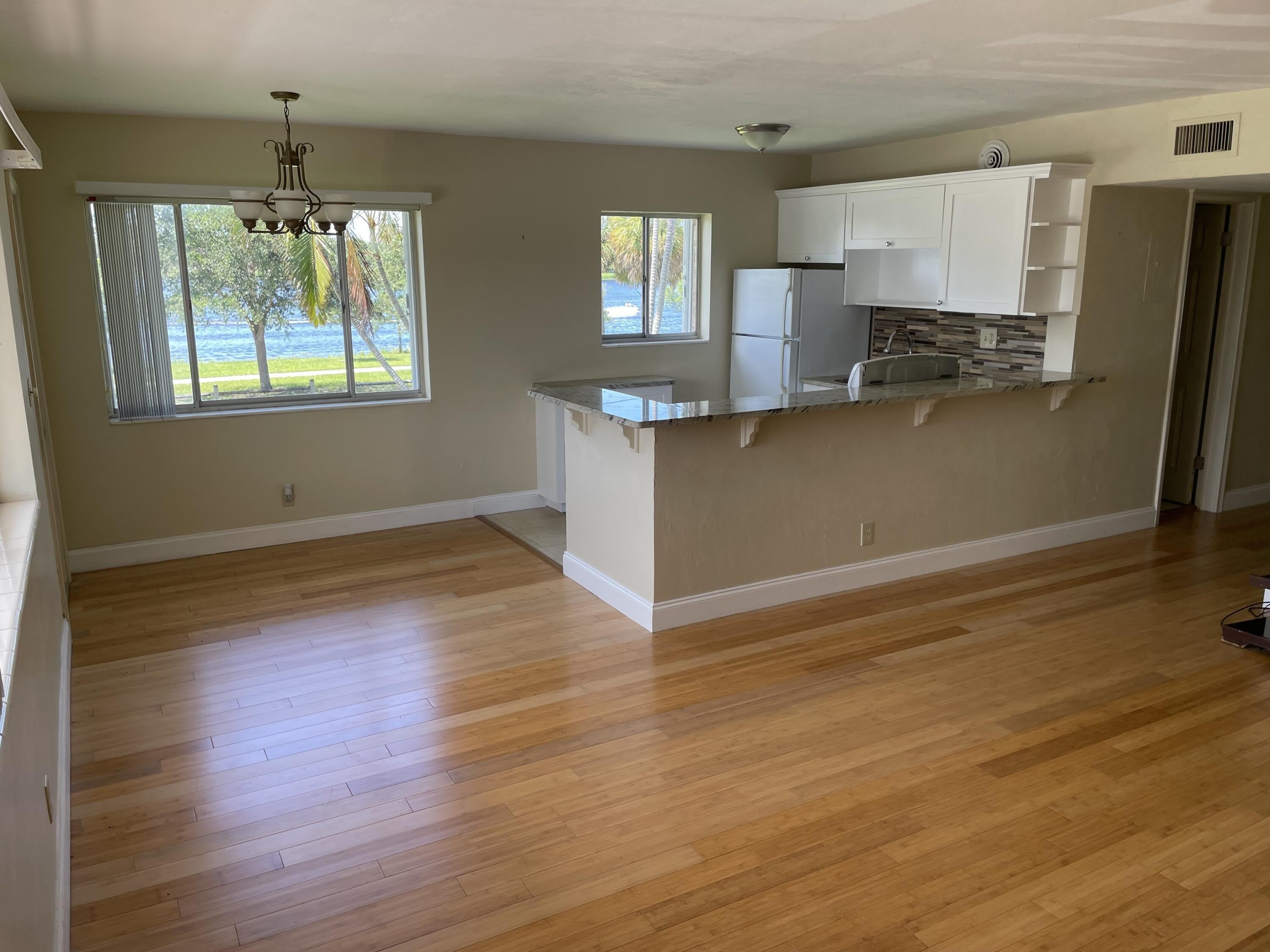 2020 Lake Osborne Drive – photo 4