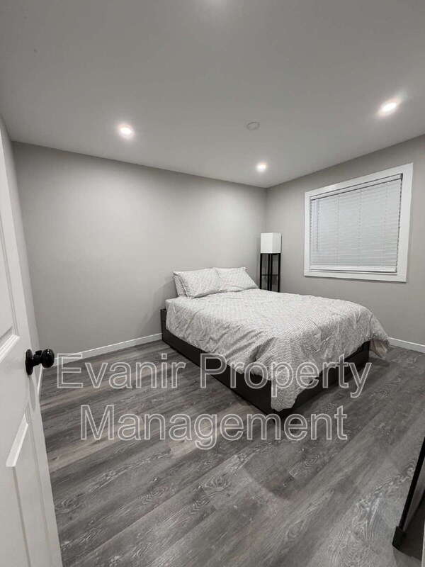 11884 Hamden Drive – photo 5