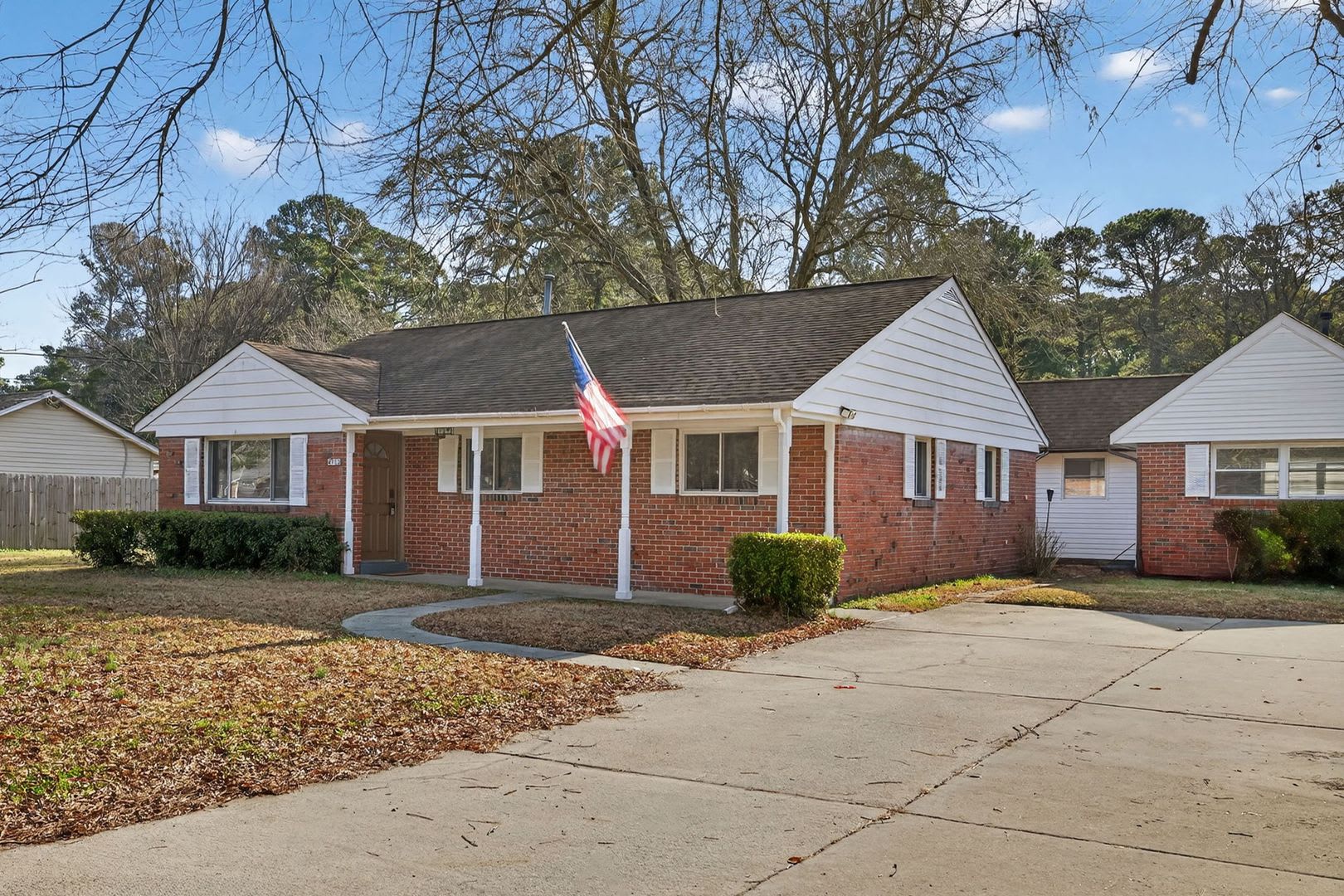 Charming Brick Ranch In The Heart Of Churchland – photo 2