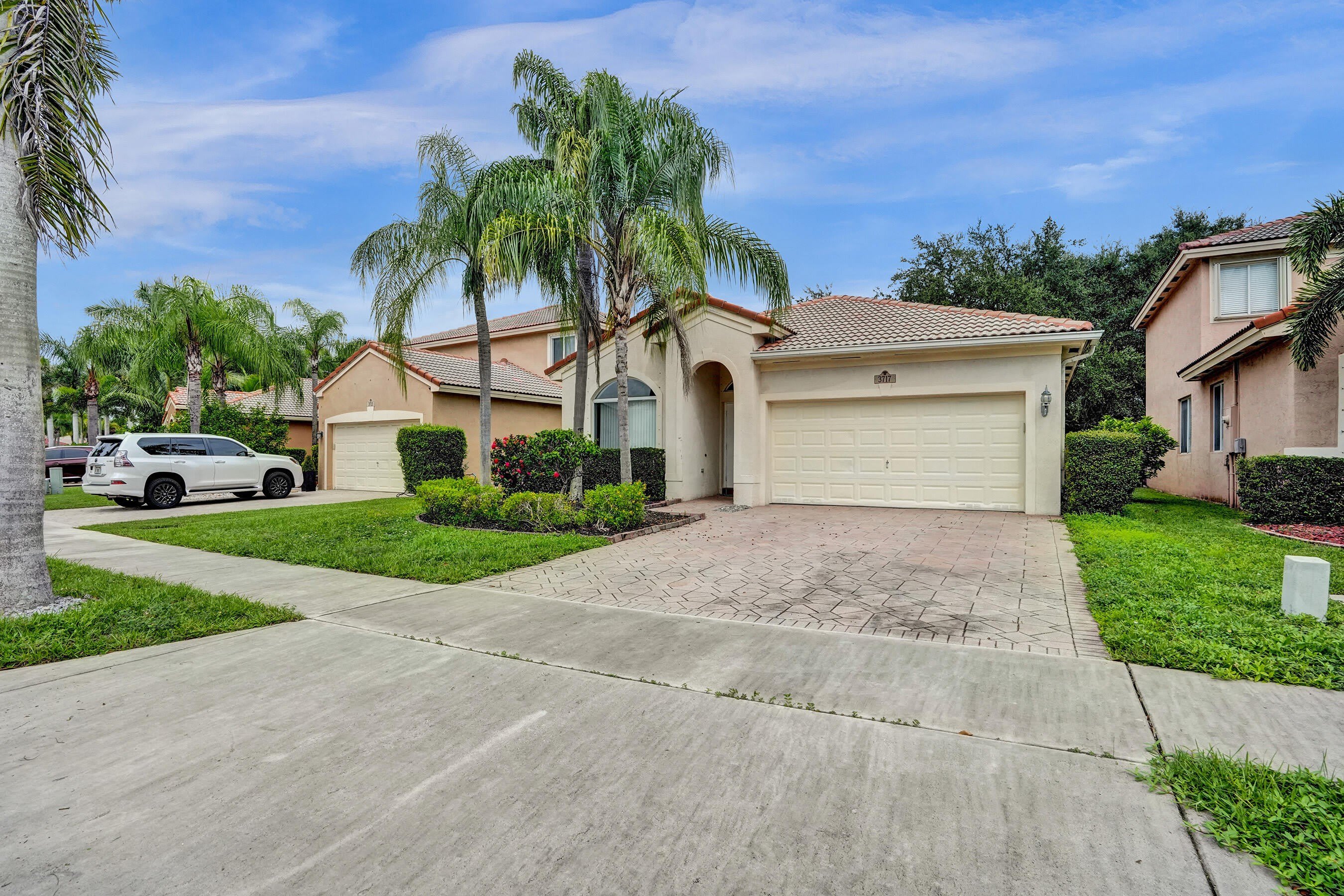 3717 Pebblebrook Manor – photo 1