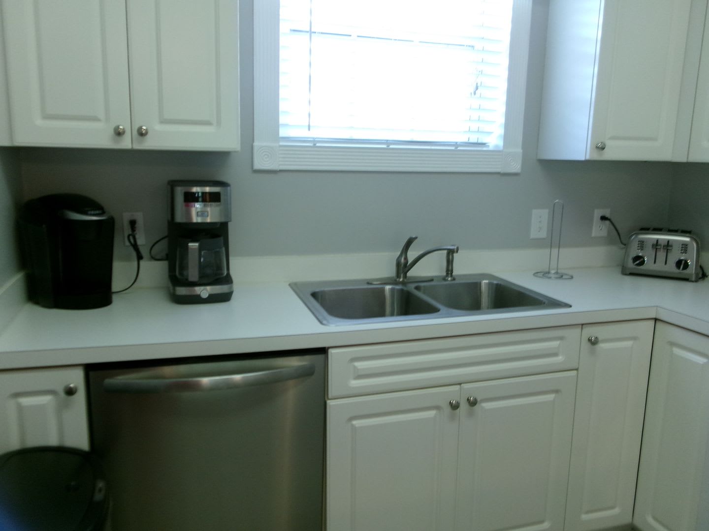 Furnished 2 bedroom, 2 bath condo in Arrowhead Community – photo 4