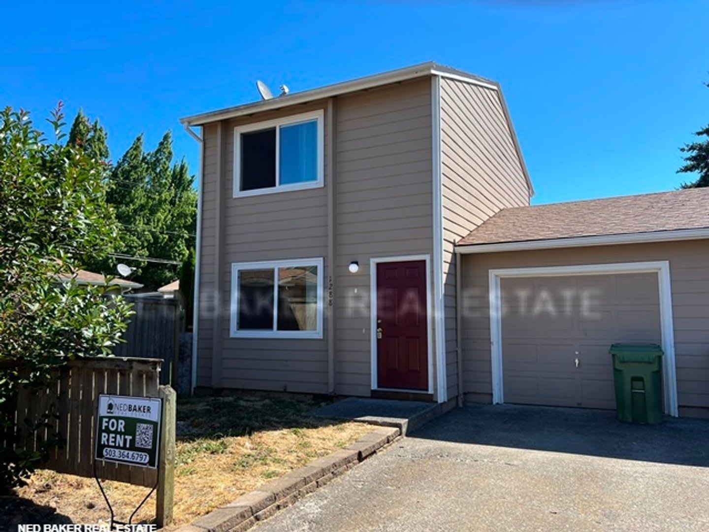 2Bd 1 5Ba Two Story Townhouse Available To View – photo 1