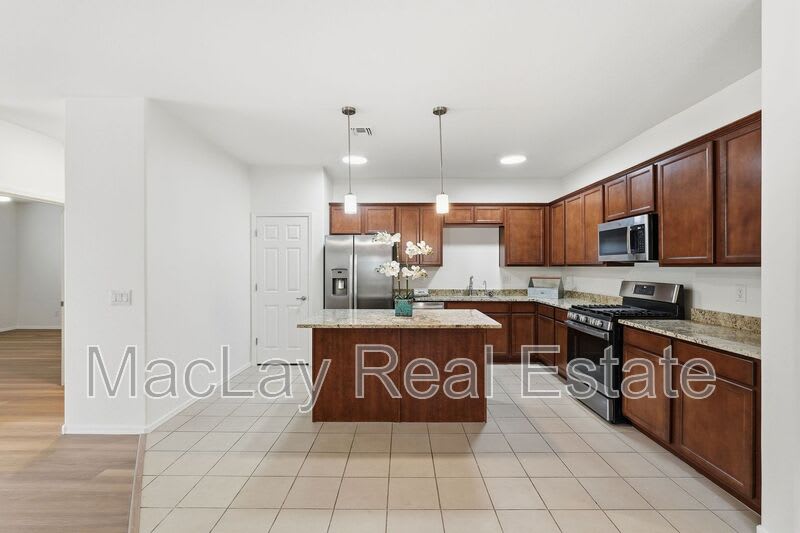 3173 N Excursion ln – photo 2