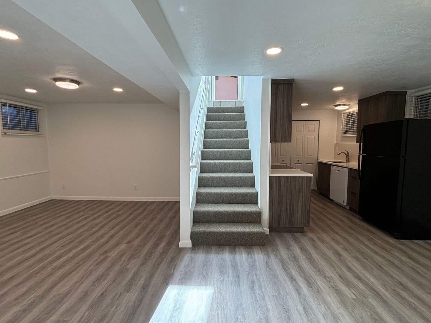 Upgraded Downstairs Duplex w/ Large Backyard! – photo 5