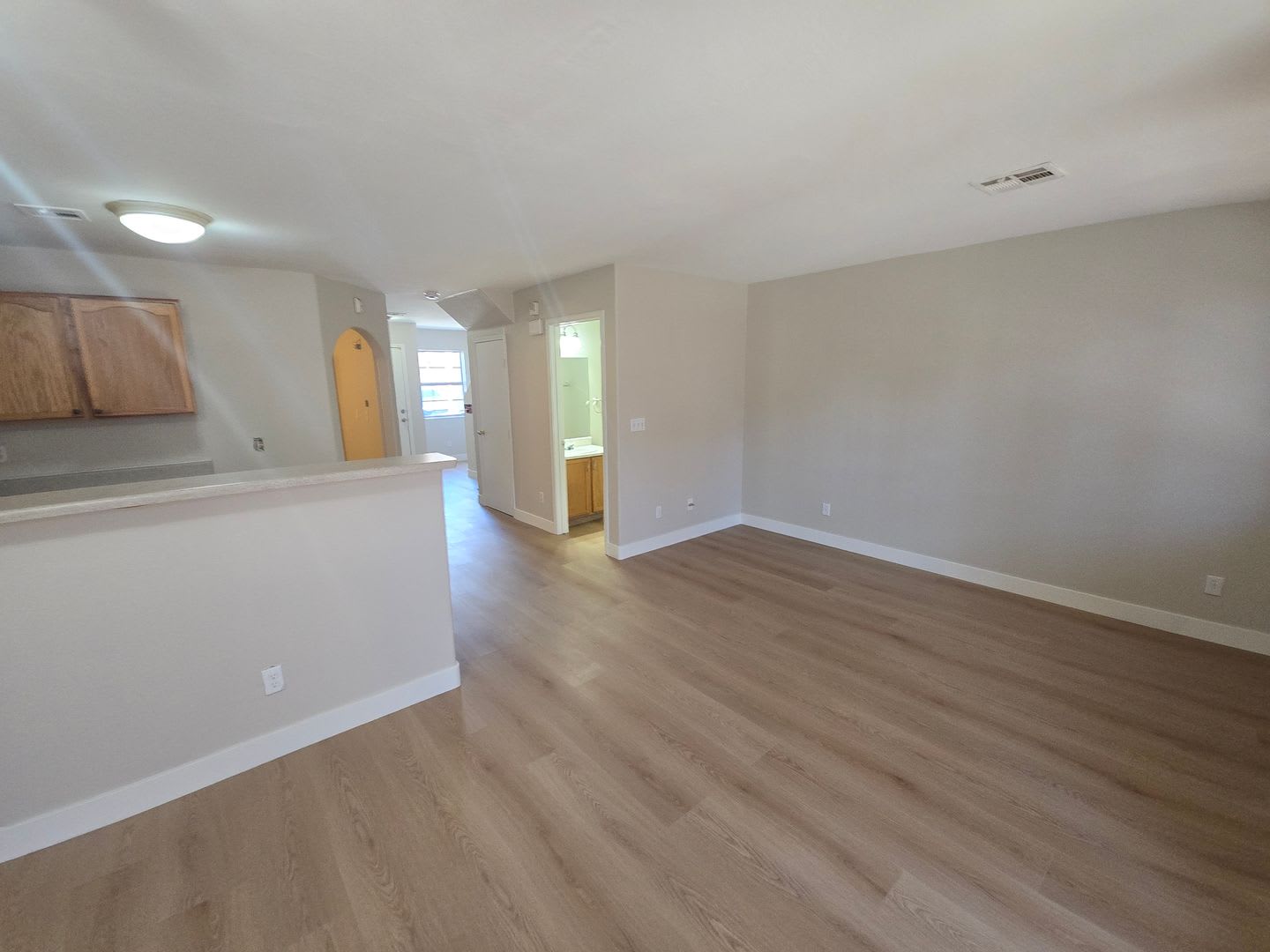 Beautiful 3 Bedroom & 2 1/2 Bath Condo. – photo 3