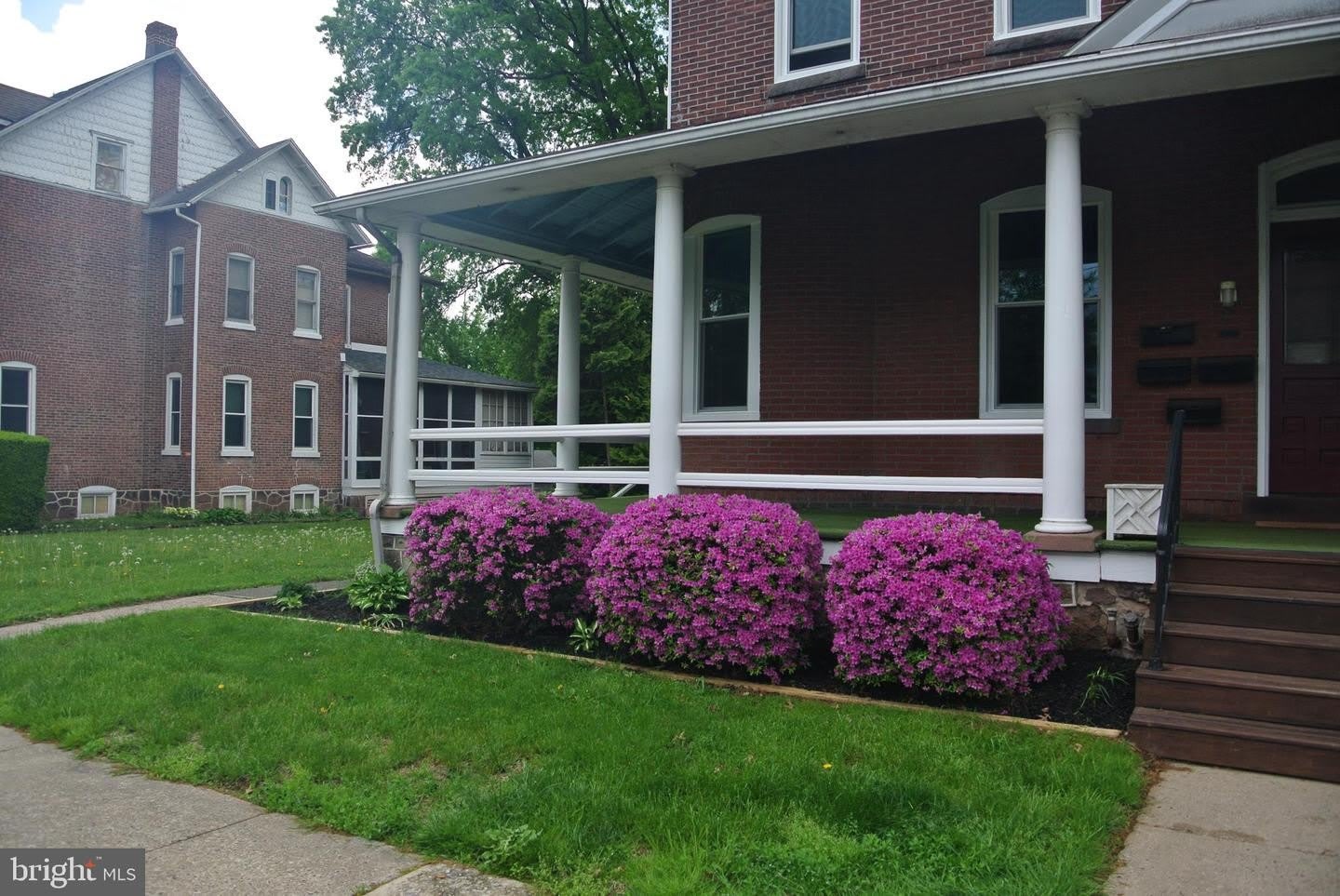 330 BROAD ST #2R – photo 2