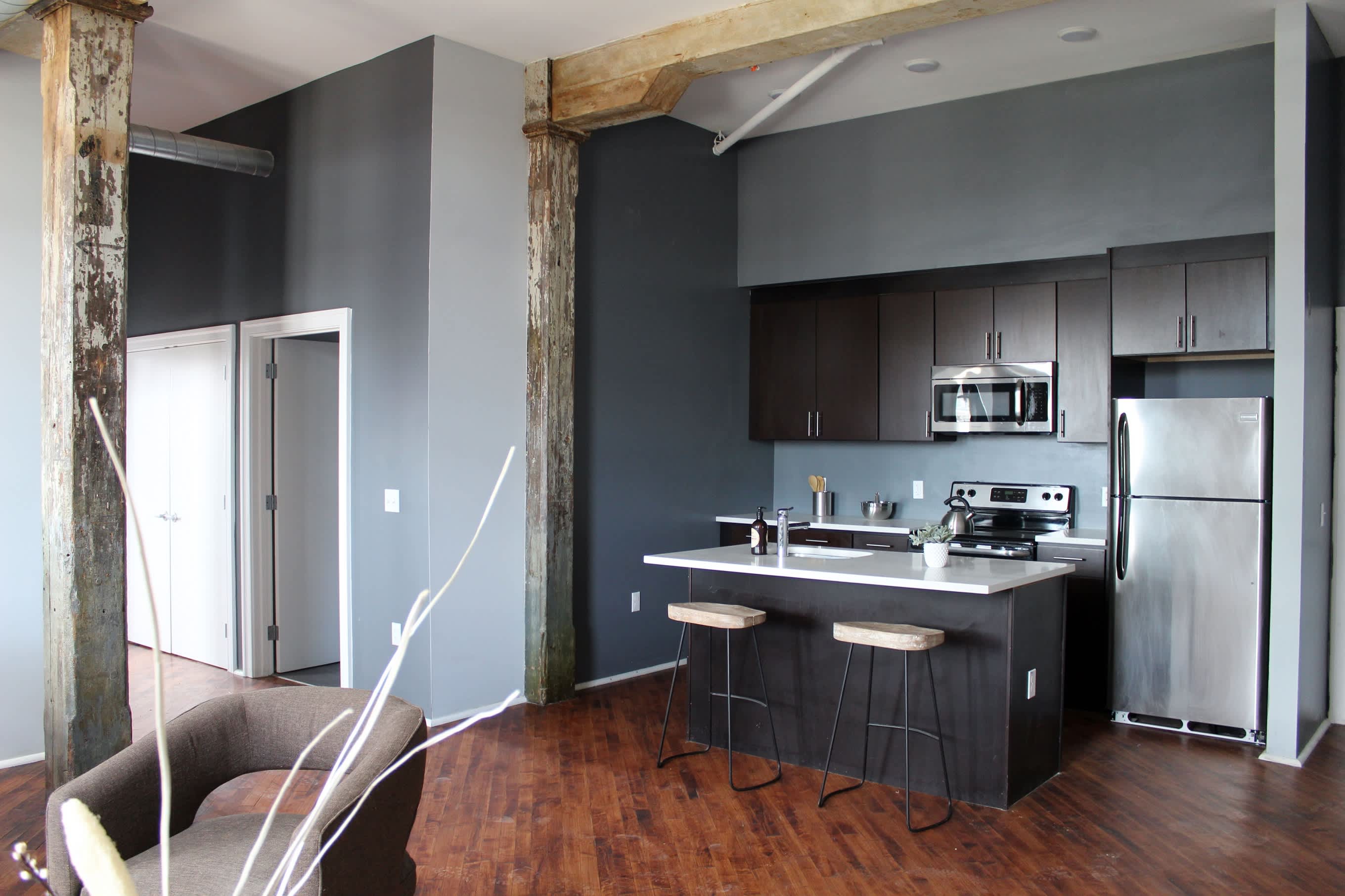 Classic 2 Br Rowhouse With Exposed Brick In Hunting Park – photo 5