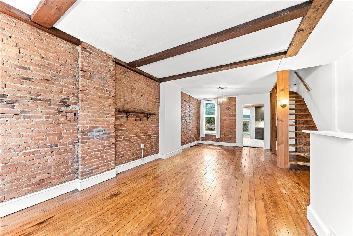 122 E MINER Street – photo 4