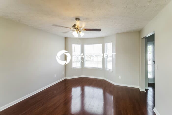 3057 North Oak Court – photo 2
