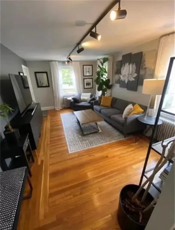 11 North Ave – photo 3