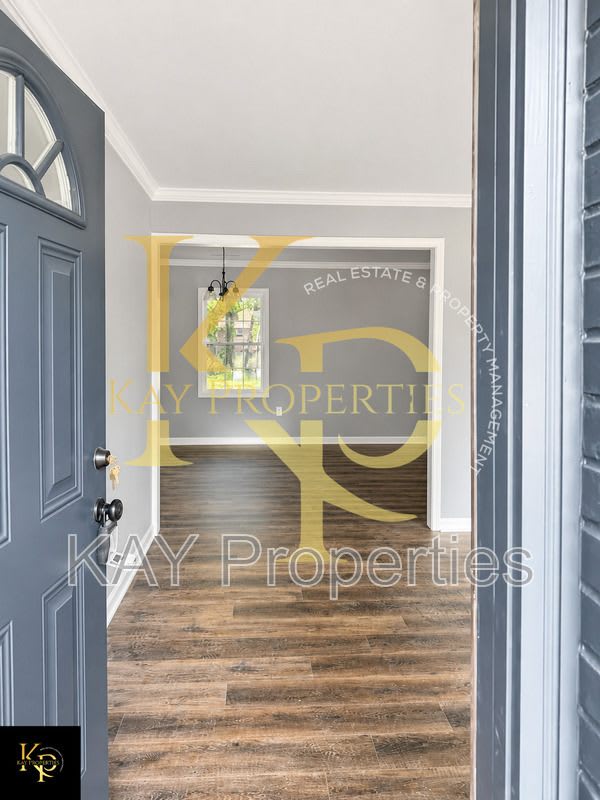 1828 Windsor Dr – photo 5