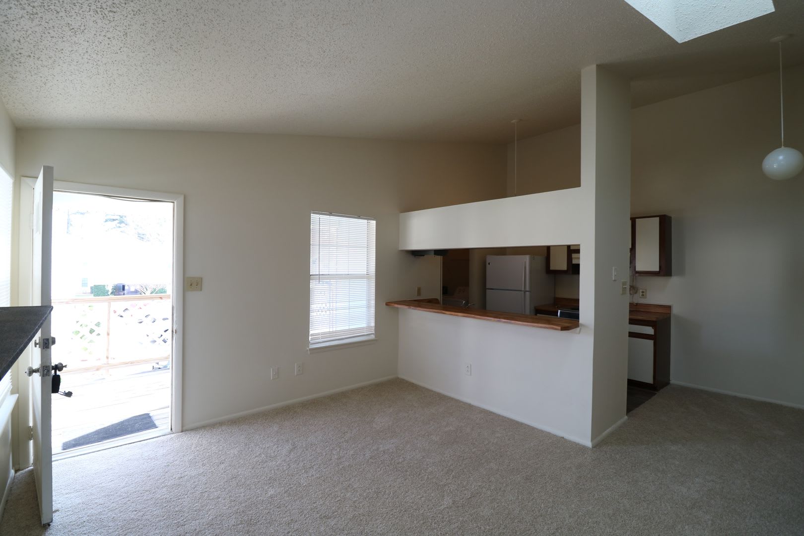 2 bedroom 1 bath condo near Town Center in Virginia Beach! – photo 5