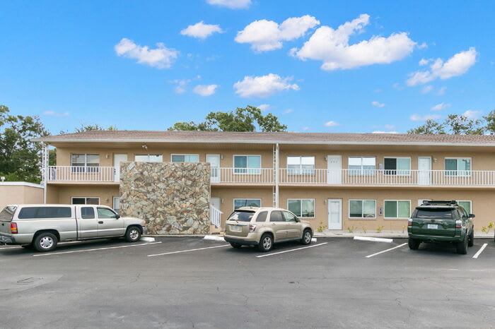 8039 Garden Drive – photo 2