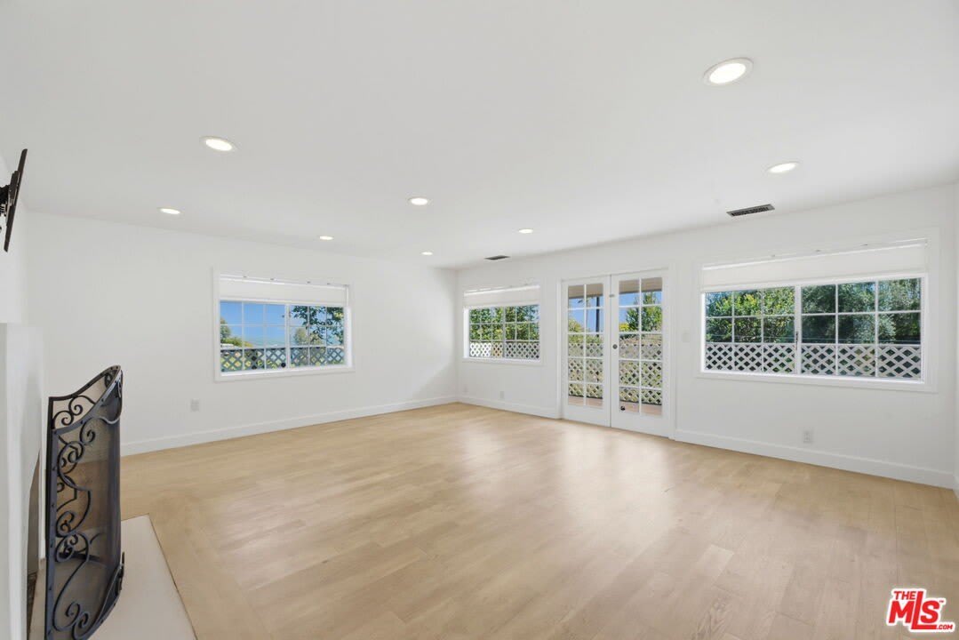 27355 PACIFIC COAST Hwy – photo 2