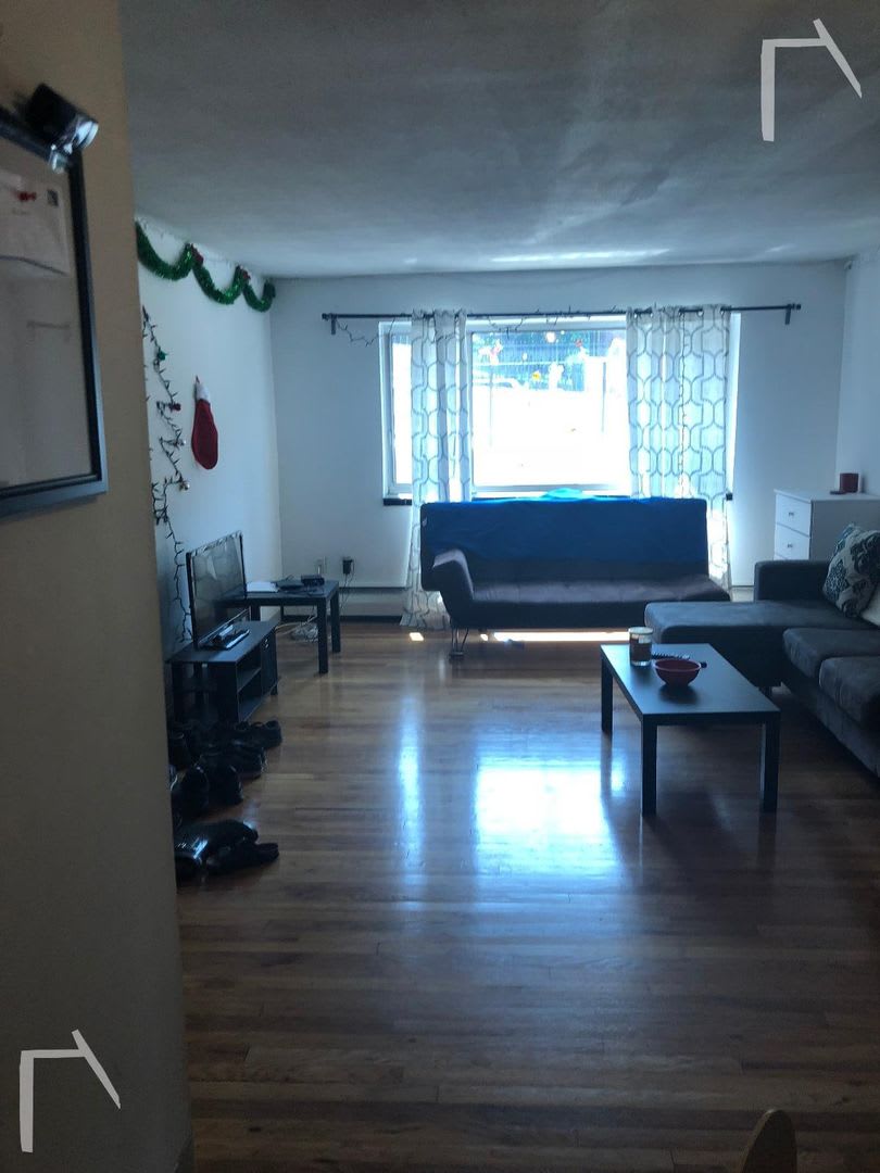 Charming 2 Bedroom-No Broker Fee – photo 3
