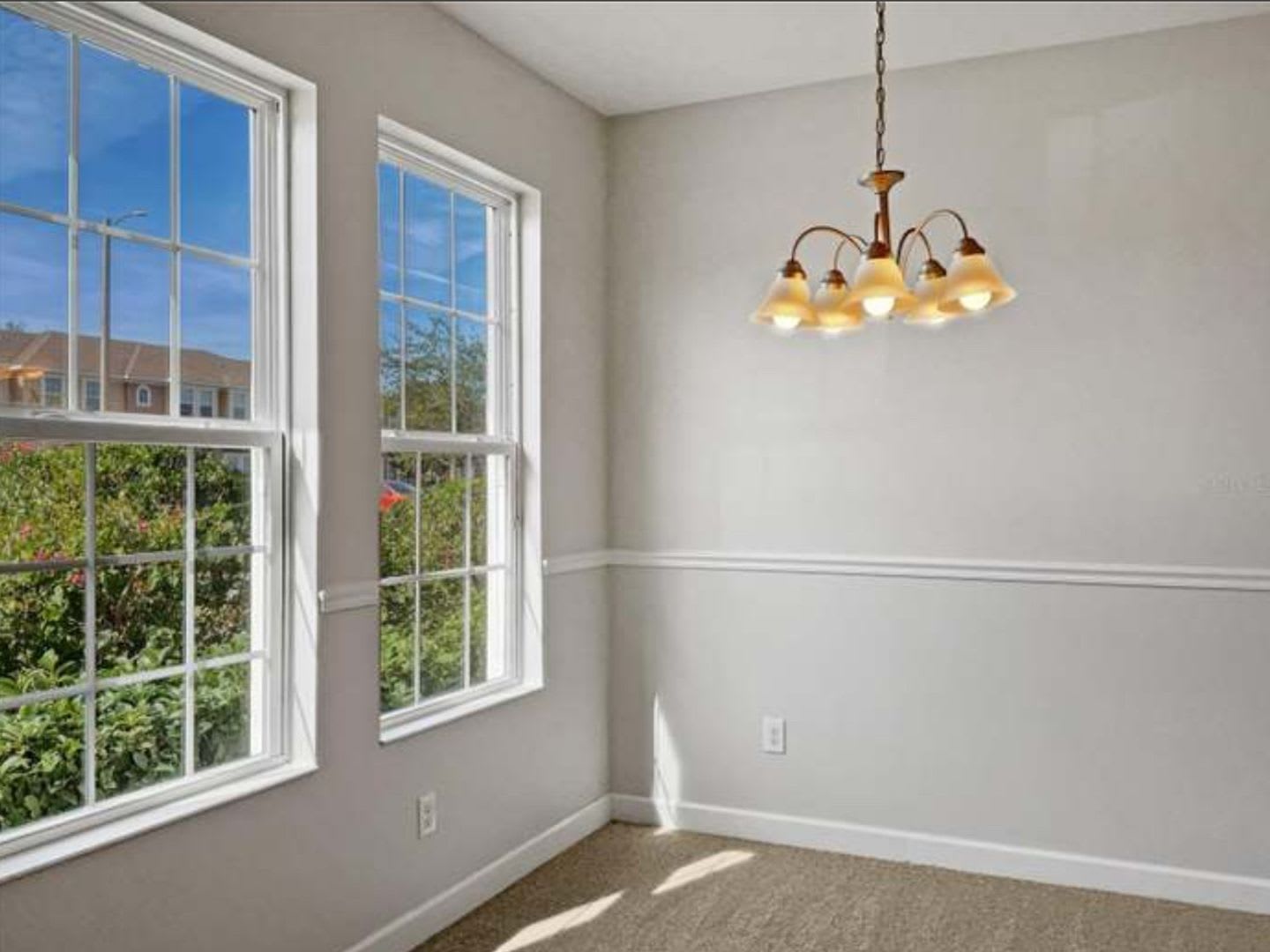 2 Bedroom Townhome in Riverview – photo 2