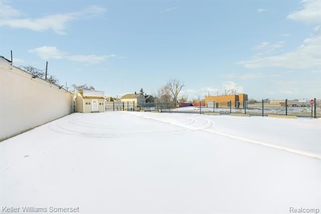 10333 GRATIOT Avenue – photo 4