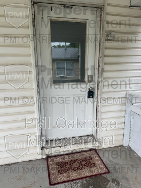 906 Race Dr – photo 2