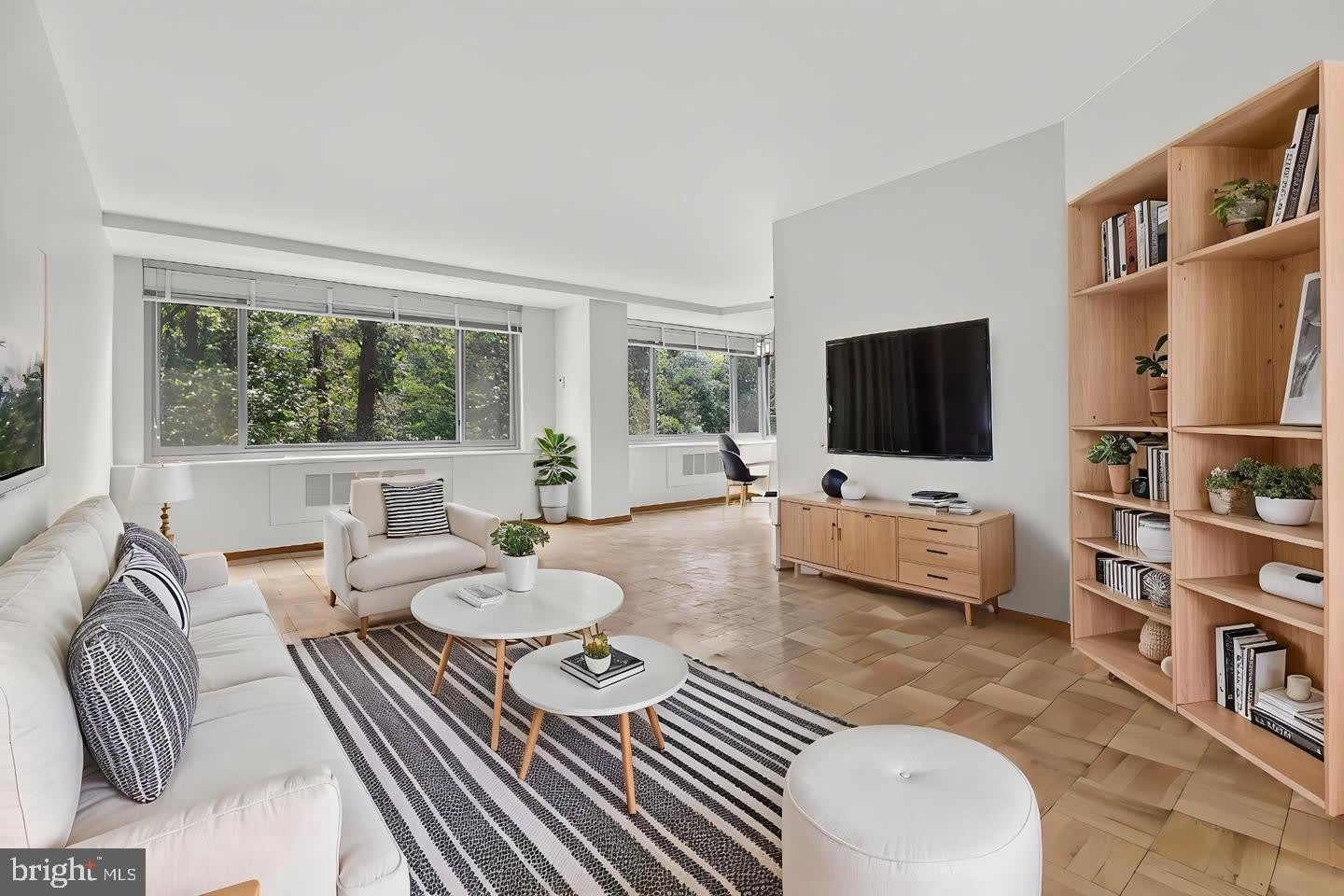 4200 CATHEDRAL Avenue NW – photo 1