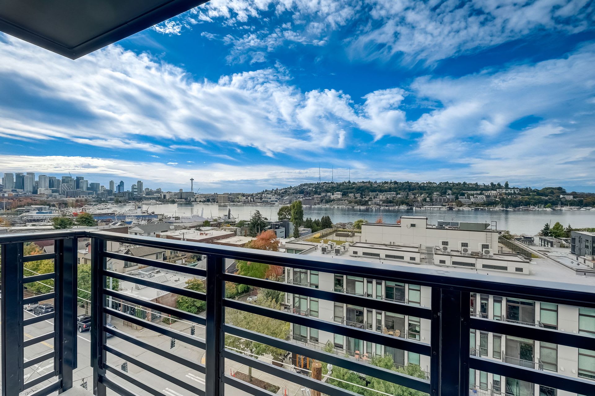 2210 Eastlake – photo 5