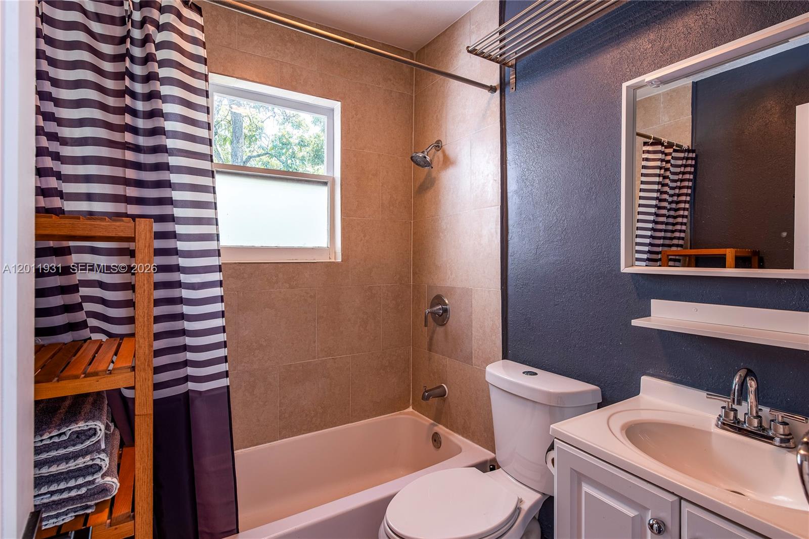3655 Oak Avenue – photo 5