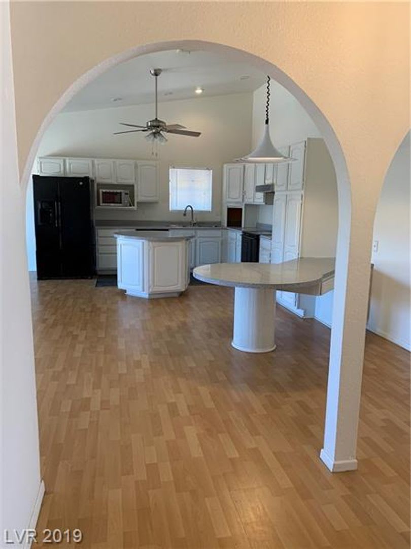 Spacious Single-Story Home with Large Lot & No HOA – photo 4