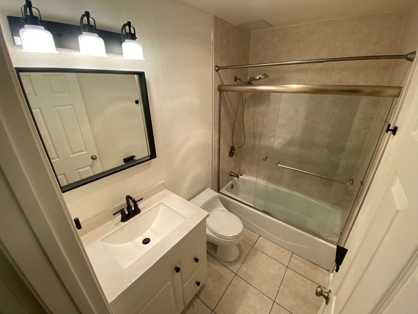 Free One Month Promotion Applied For This Unit Charming Updated 1 Bedroom Apartment In Oakland Adams Point Neighborhood – photo 5