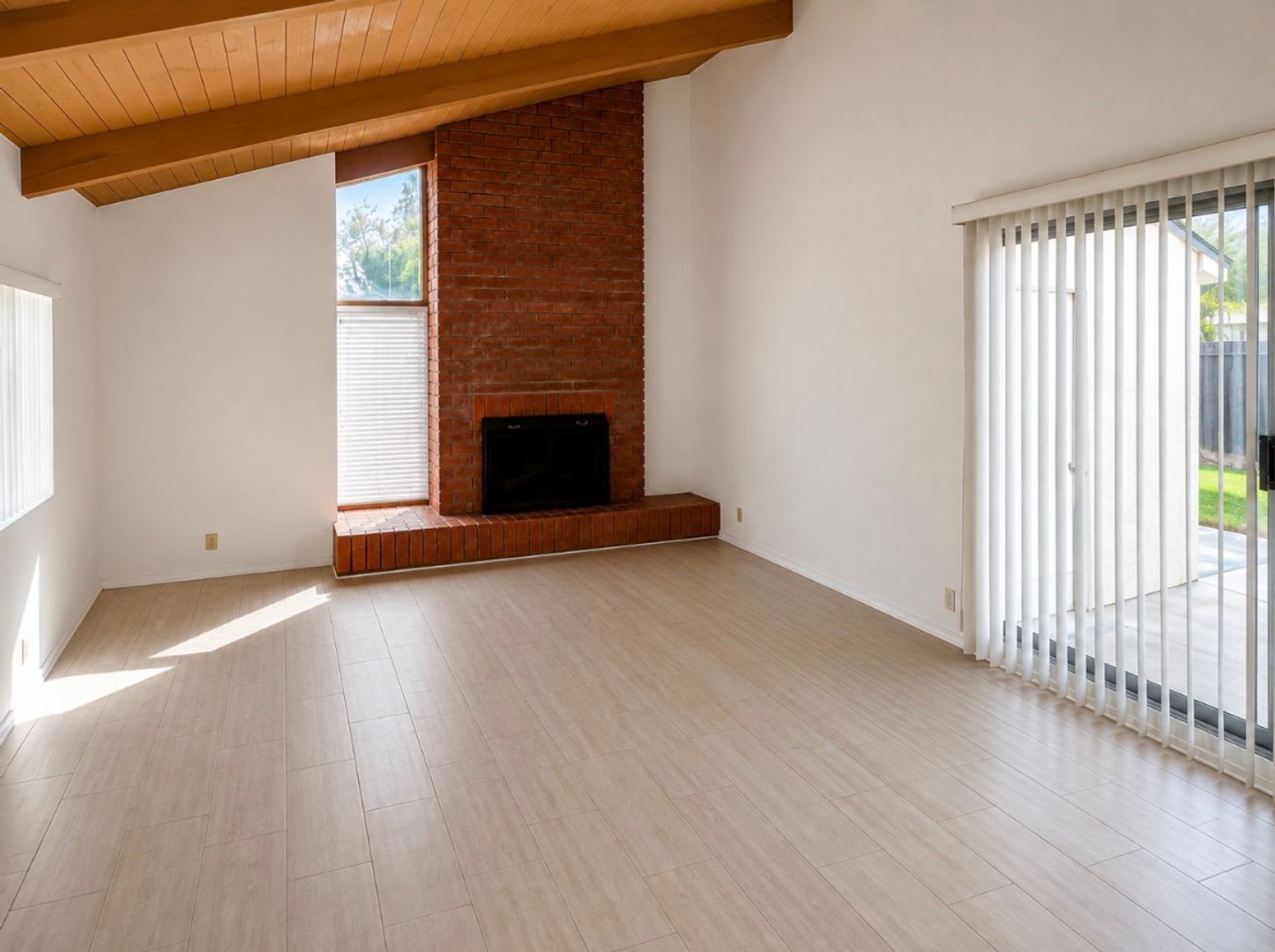 Charming 3 Bedroom Home In Desirable Deerfield Community Of Irvine – photo 3