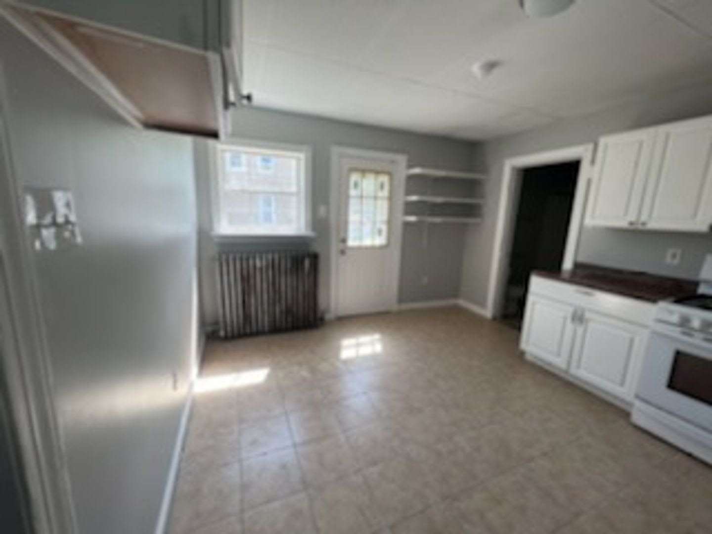 Charming 4 Bedroom 2 Bath Home With Spacious Living Areas – photo 3