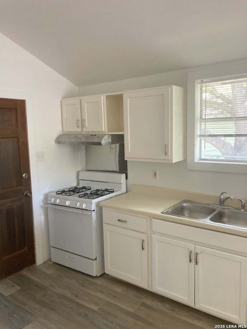 2409 BOOKER ST – photo 2
