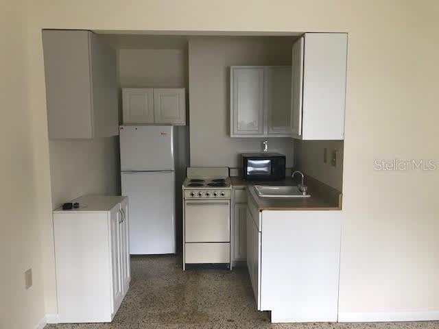 2117 BAY Street – photo 3