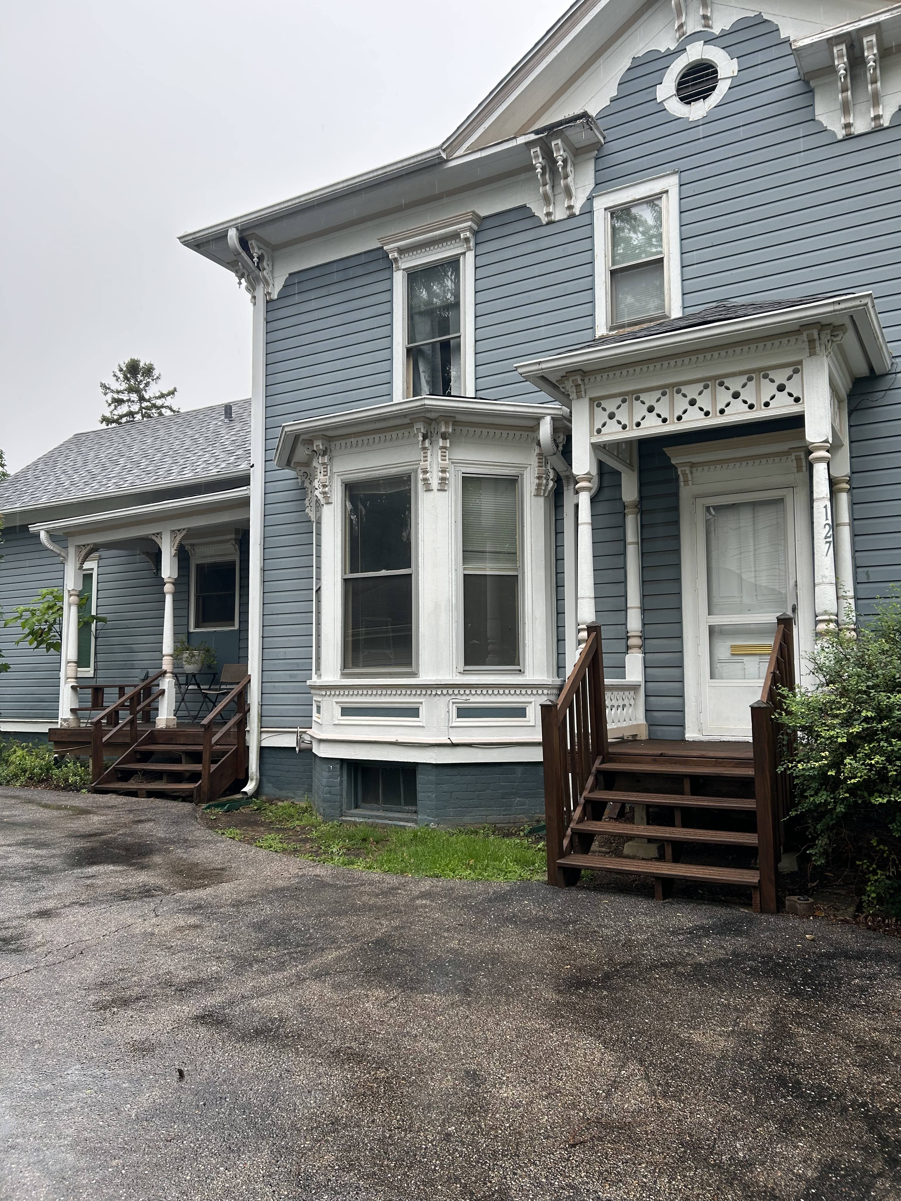 127 W Lincoln Ave – photo 2