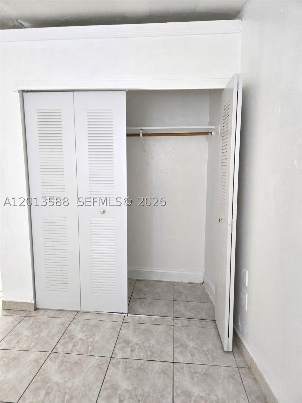 4610 SW 40th St – photo 5