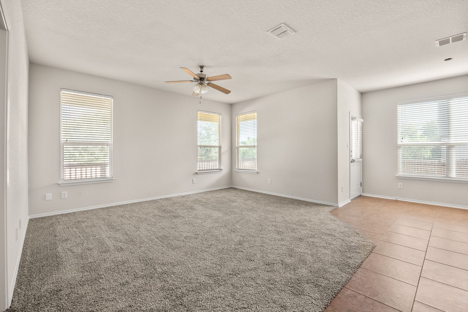 Spacious 4-Bedroom Solana Ridge Home with Office, Game Room & Large Backyard – photo 5
