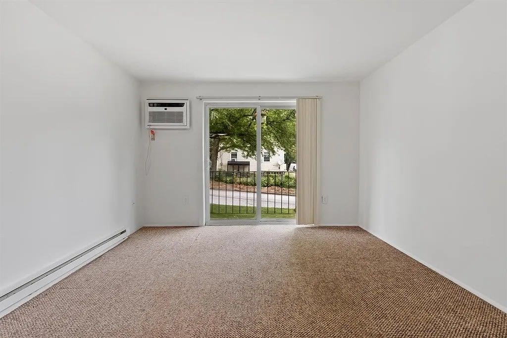 56 Edgeworth St Unit 4 – photo 3