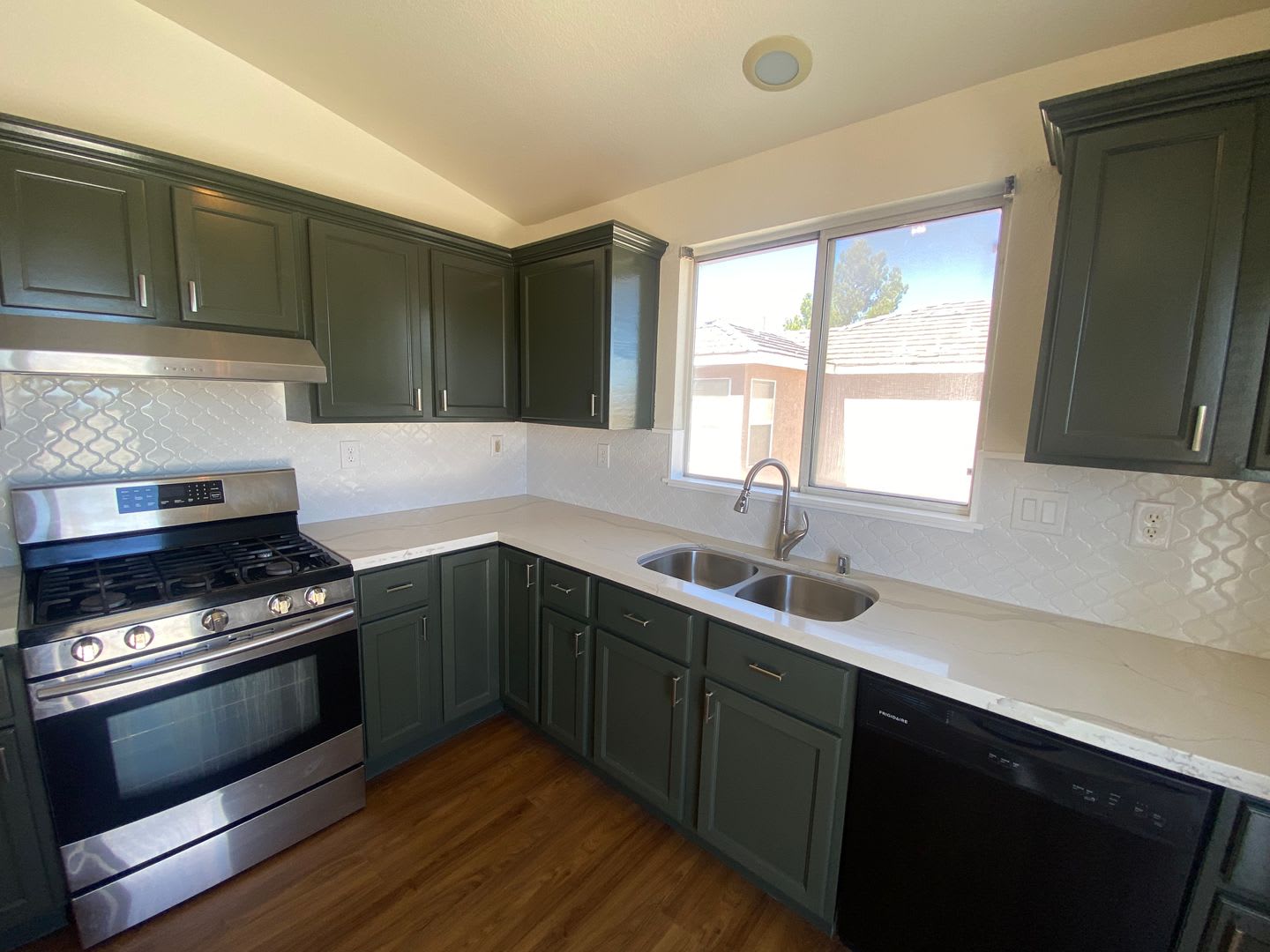 COMING SOON! Newly renovated 4 bedroom – photo 5
