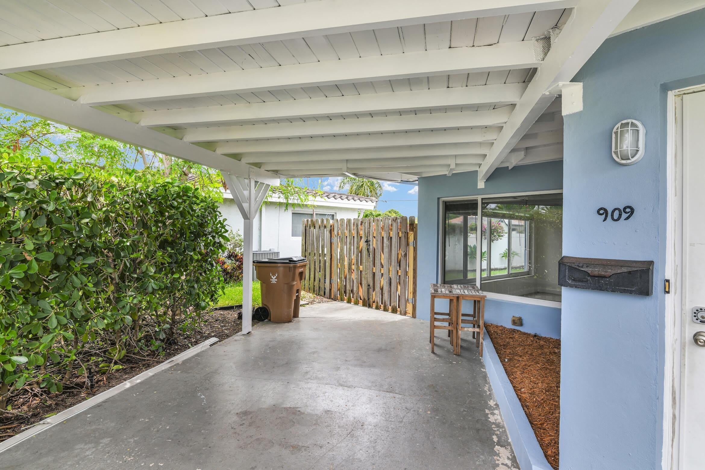 909 Se 16 Place – photo 3