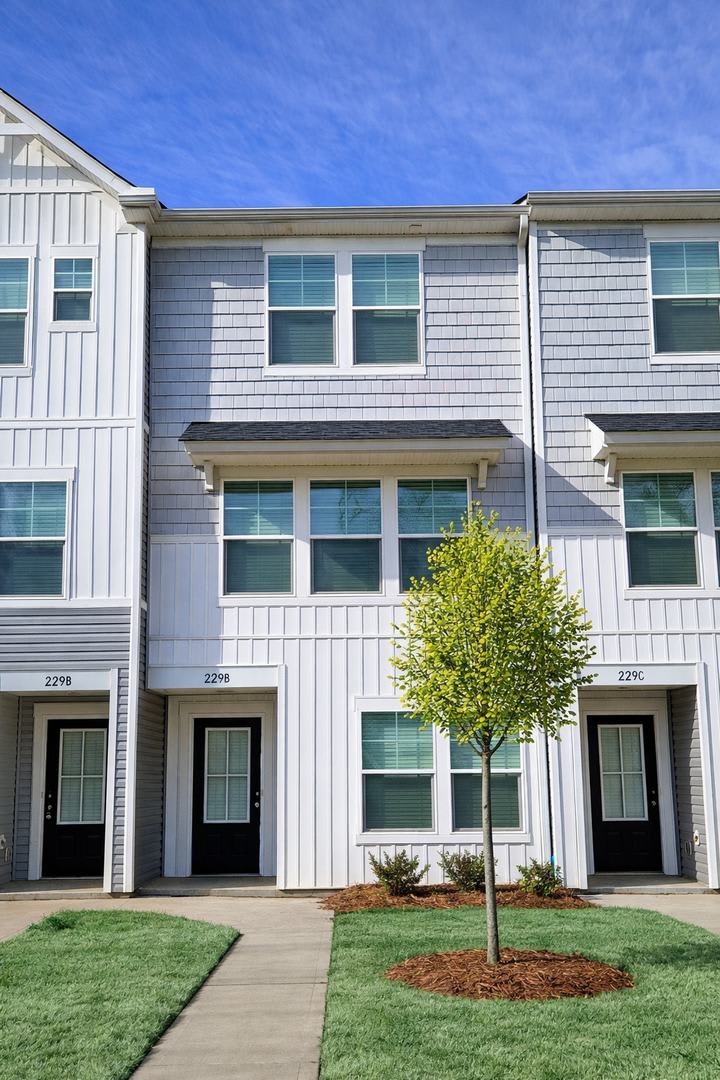 3-Bedroom, 3.5 Bath Townhome for Rent in Mooresville, NC – photo 1