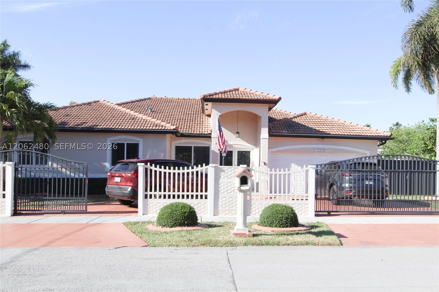 13797 SW 20th St – photo 2