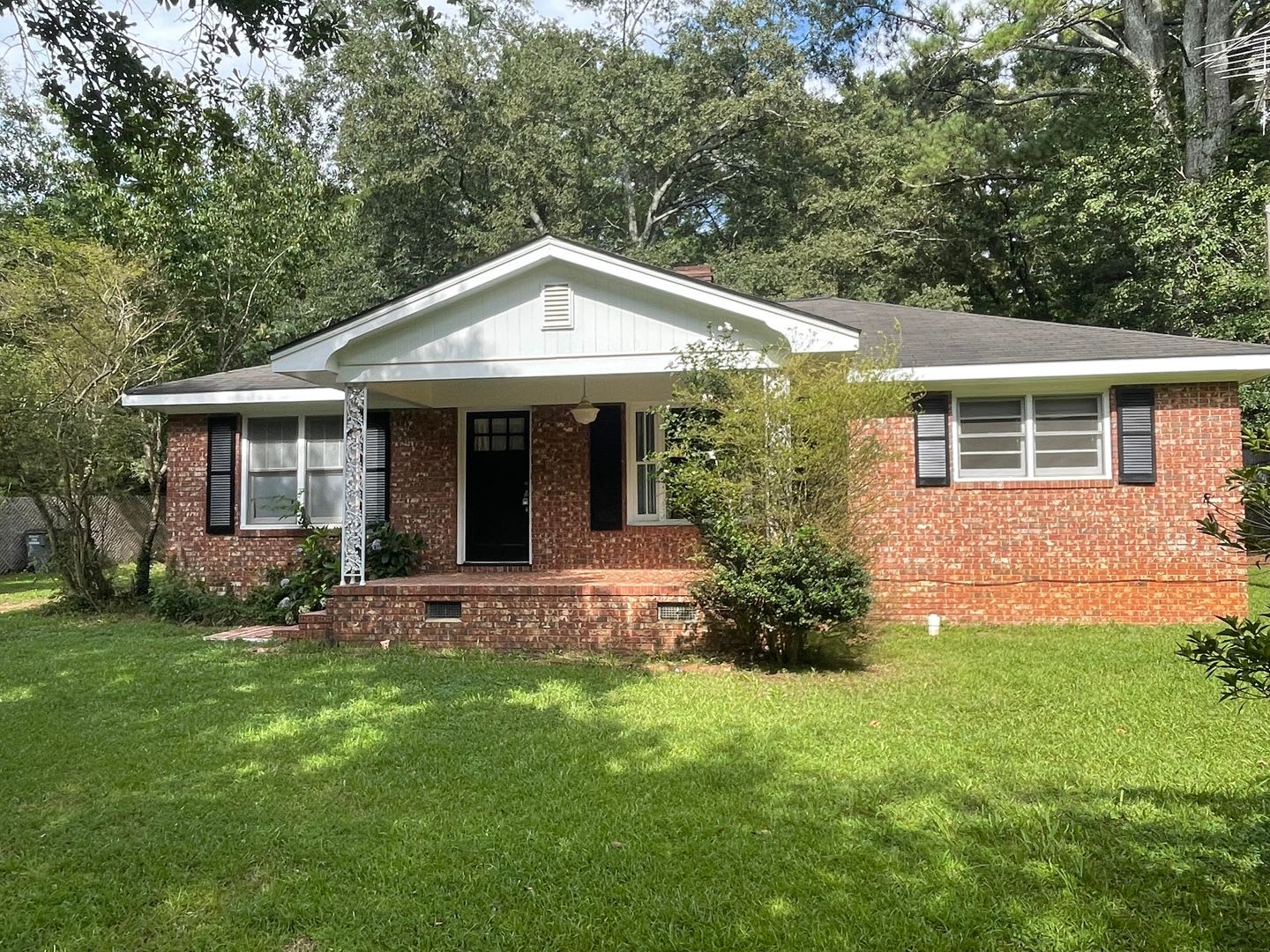 3 bedroom/ 2 bath home in Bogart! Available now! – photo 2