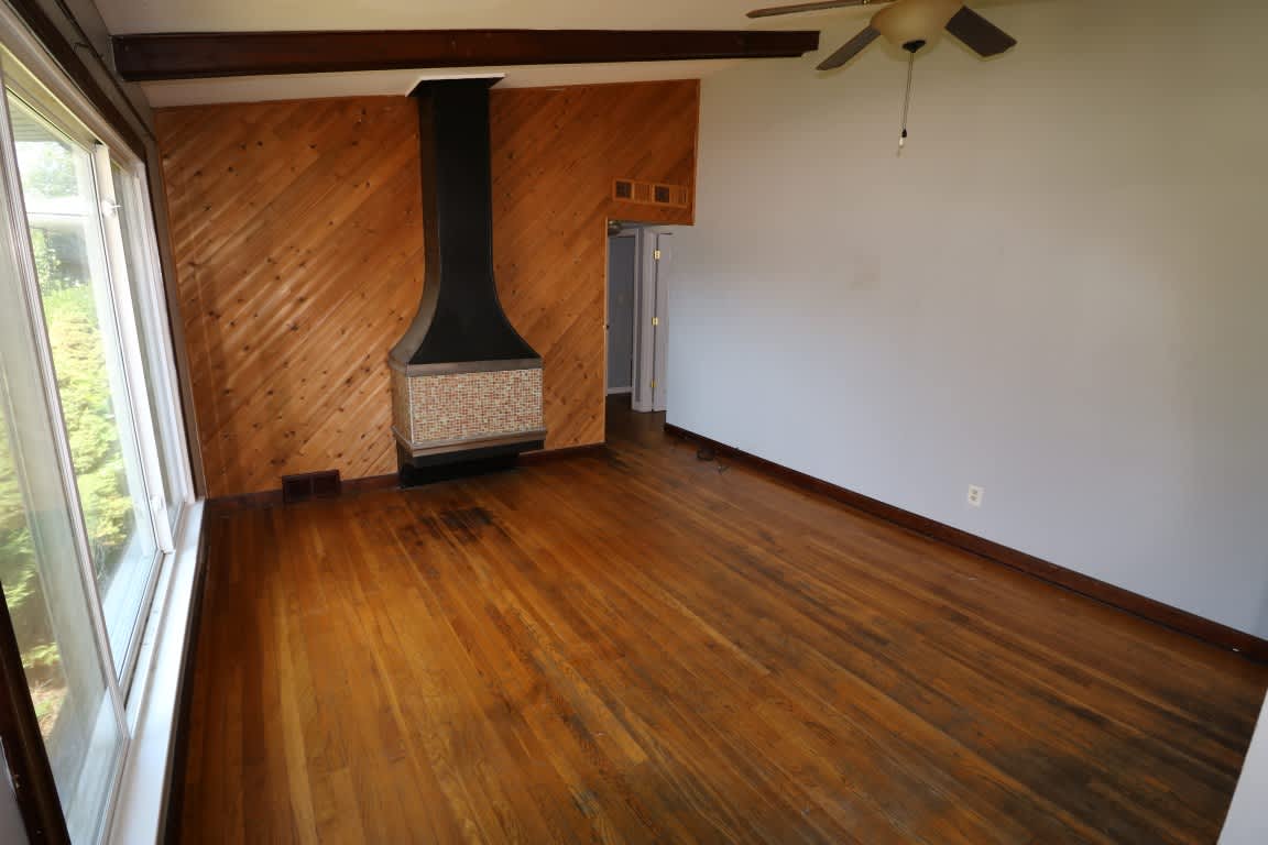 22012 Logue – photo 5