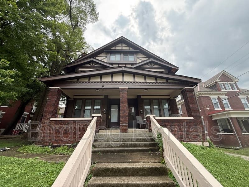 215 East 14th Avenue – photo 1