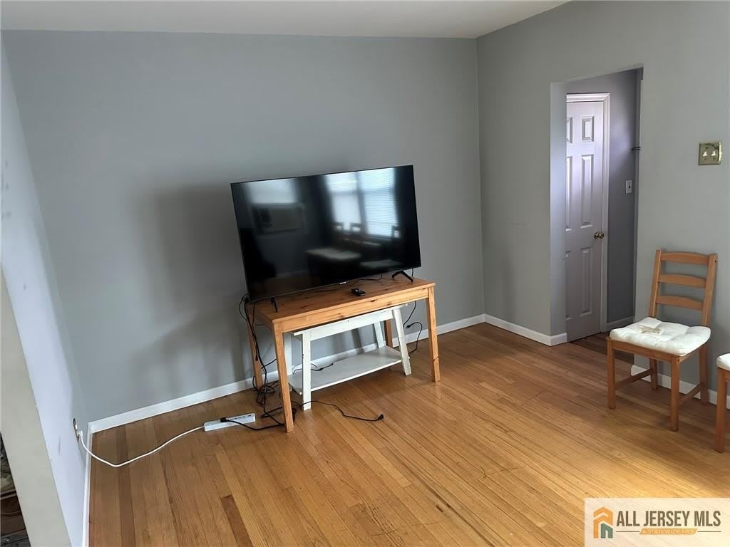 351 Metlars Lane – photo 4